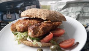 Crispy chicken burger