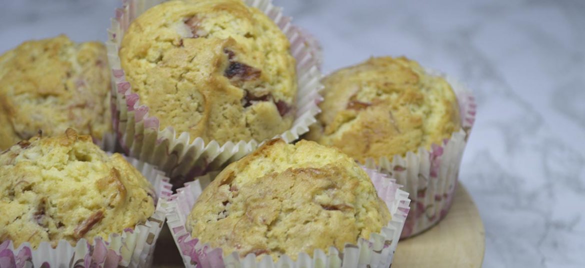 Muffins med rabarbergrød