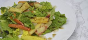 Salat med bagte rodfrugter