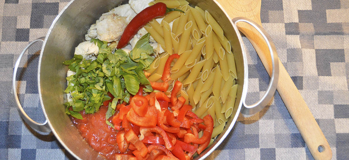 One pot pasta med spicy kylling