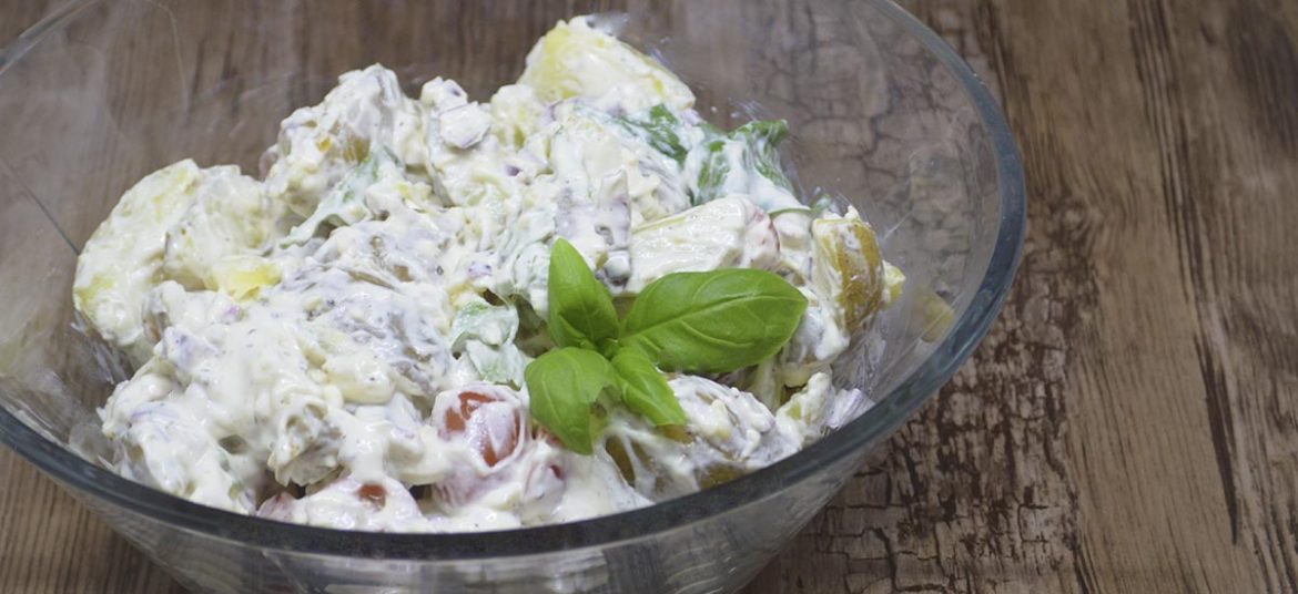 Kold kartoffelsalat med spinat