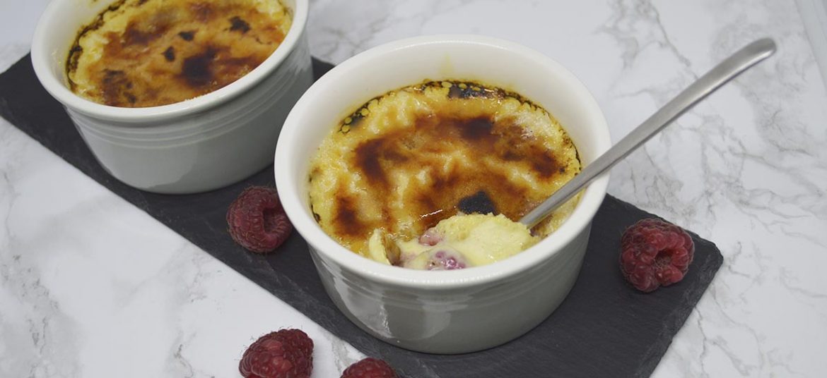 Creme brûlée med hindbær